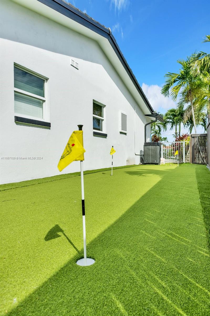 GOLF ESTATES - Residential Lease