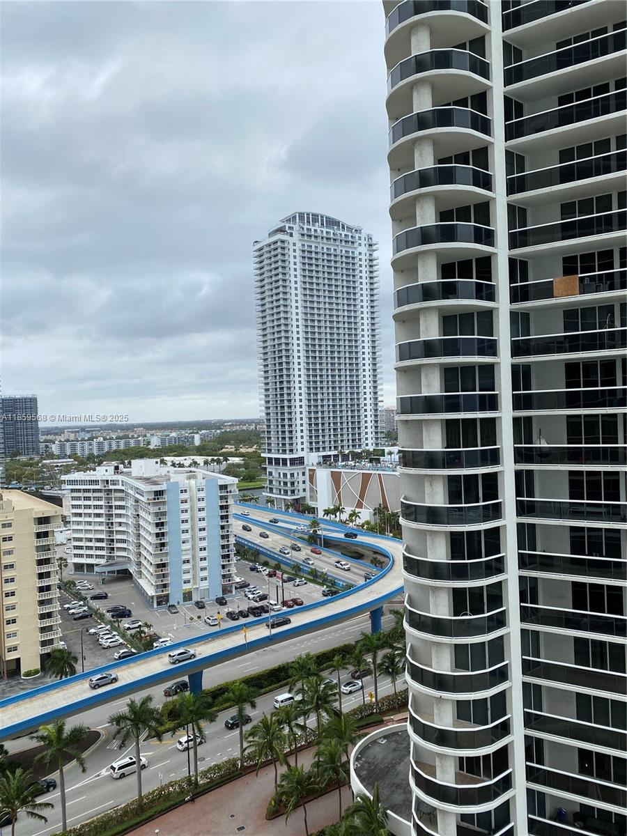 1830 S Ocean Dr 1809
