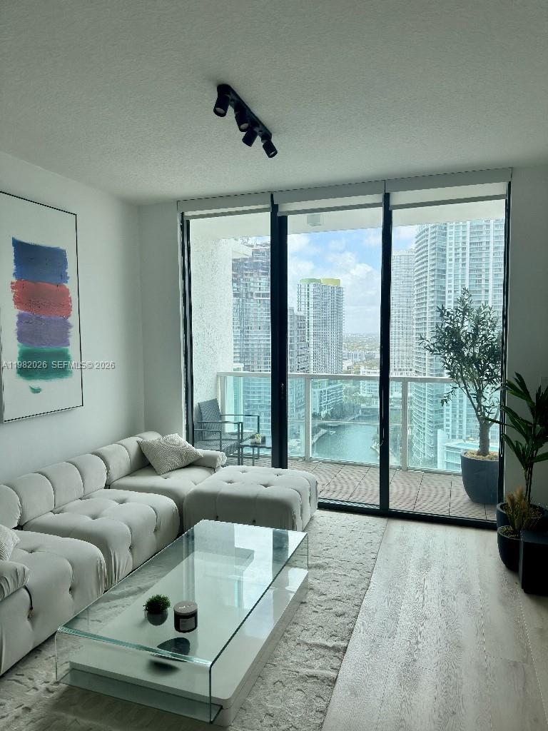 BRICKELL ON THE RIVER N T - Residential Lease