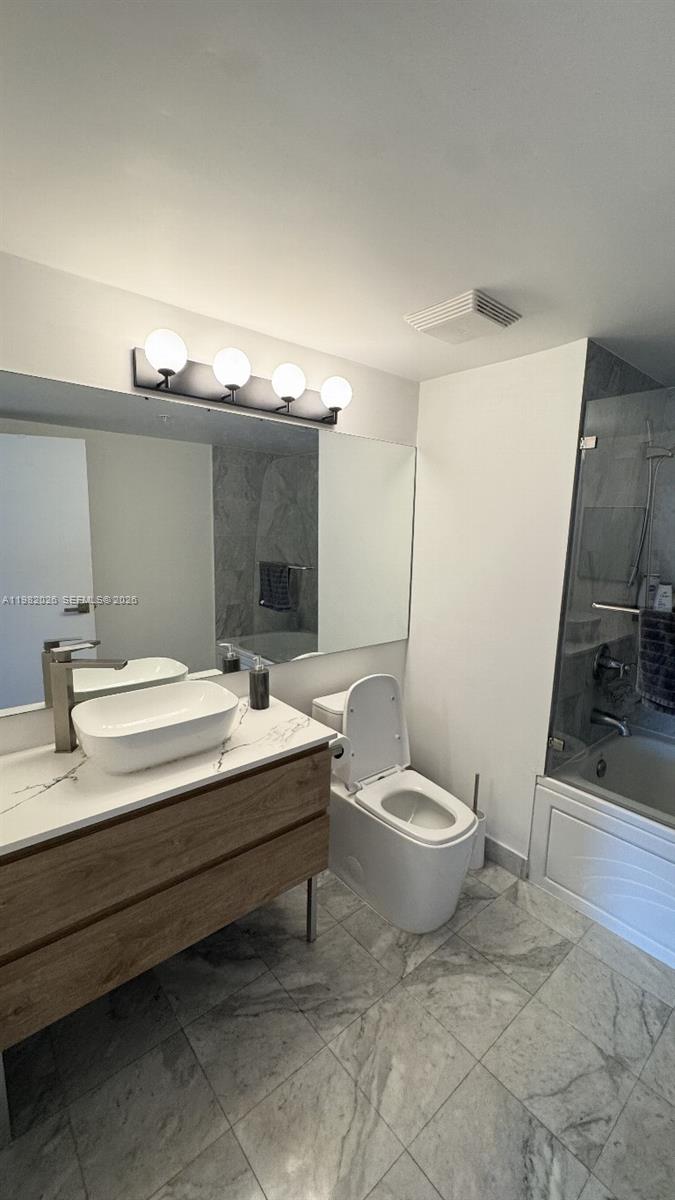 BRICKELL ON THE RIVER N T - Residential Lease