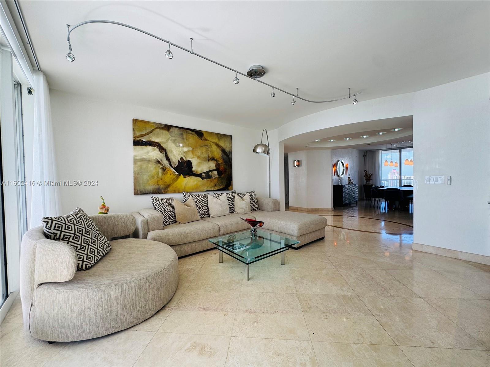 19111 Collins Ave 2904