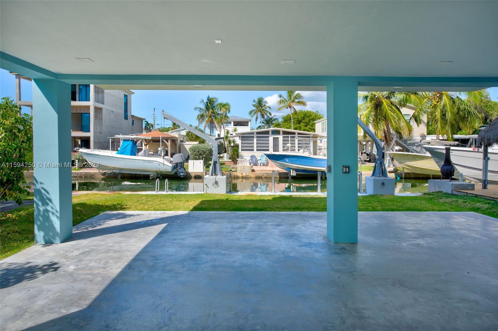 Photo 38 of 52 of 84 Coral Way house