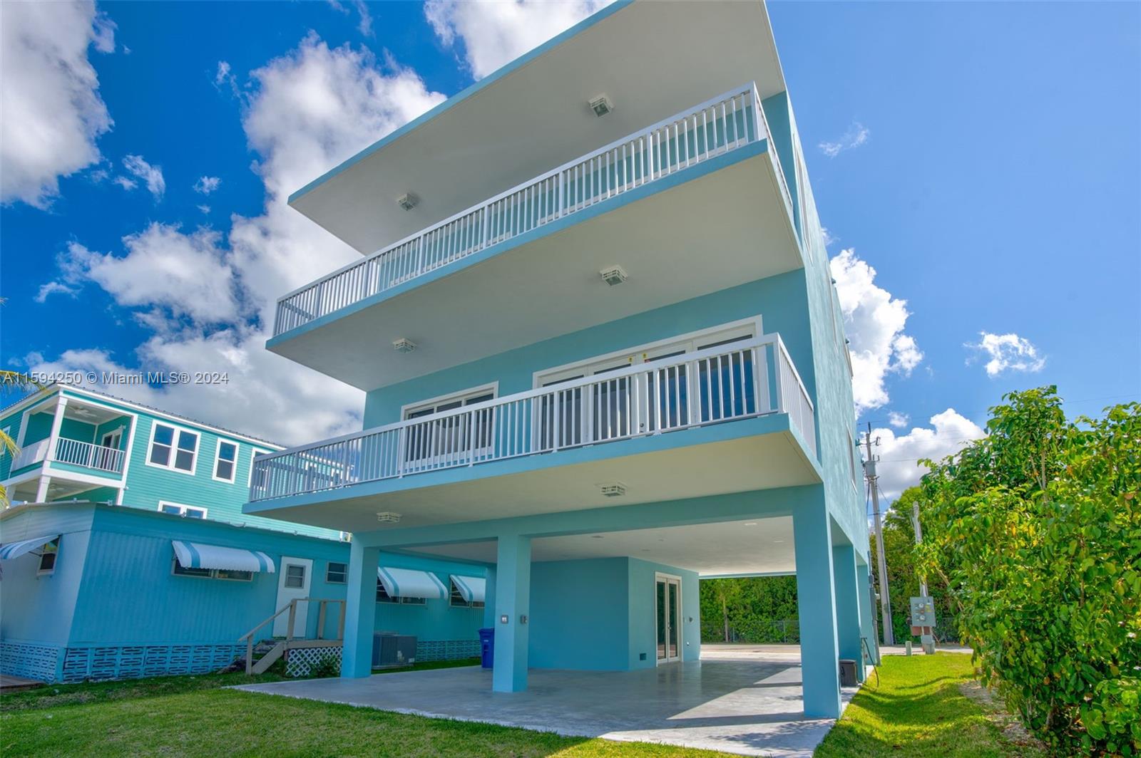 Photo 37 of 52 of 84 Coral Way house