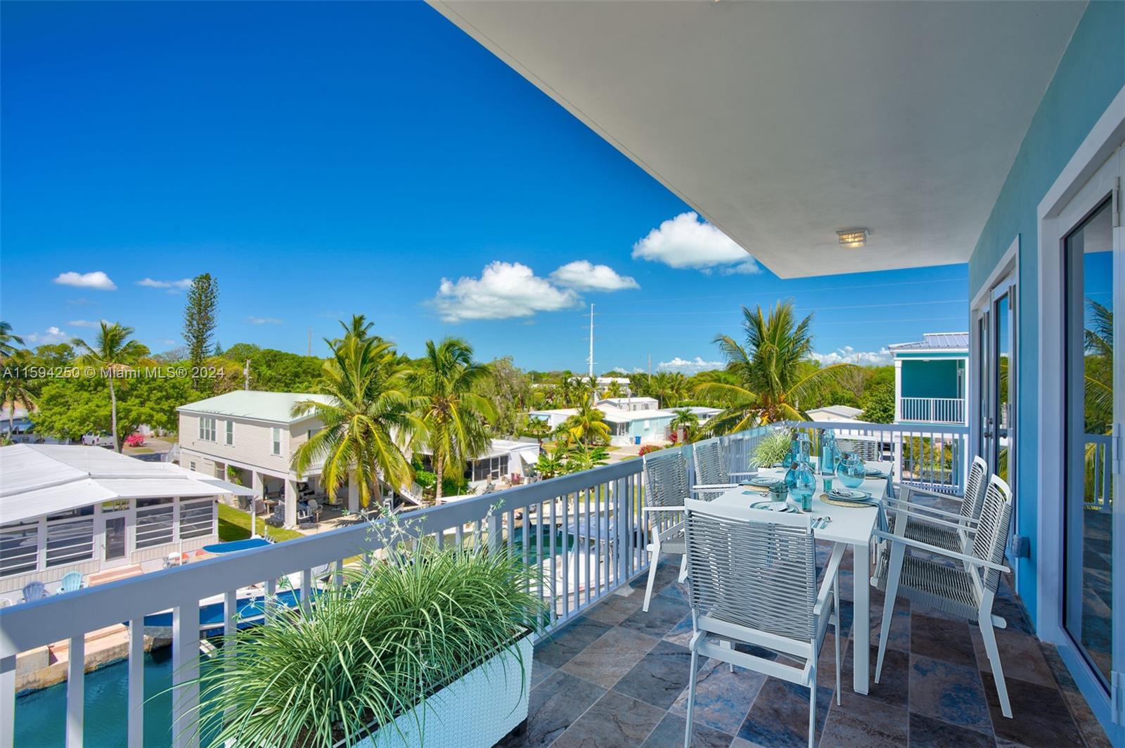 Photo 9 of 52 of 84 Coral Way house