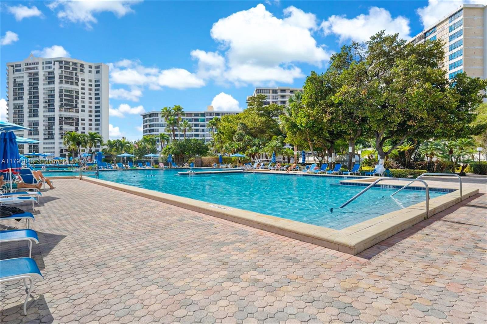 OLYMPUS CONDO PHASE - Residential