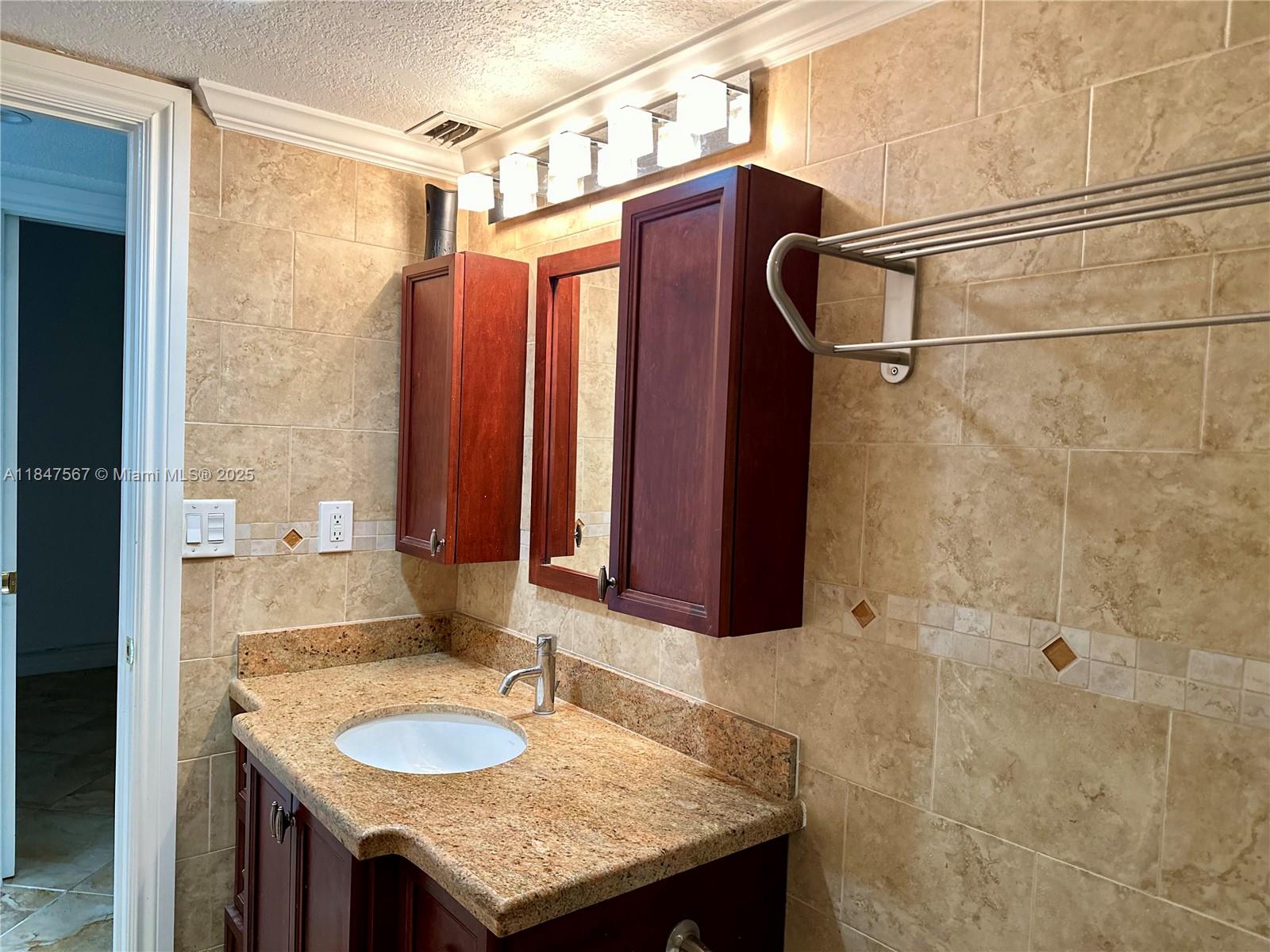 OCEANVIEW BUILDING B COND - Residential