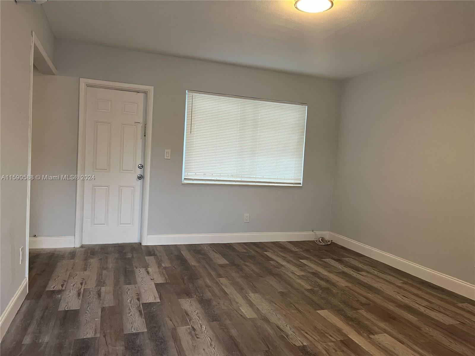 HOLLYWOOD LITTLE RANCHES - Residential Income