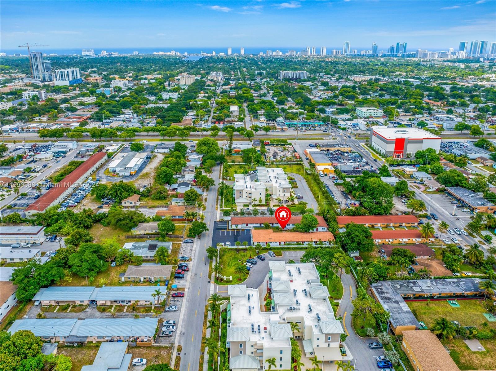 HOLLYWOOD LITTLE RANCHES - Residential Income