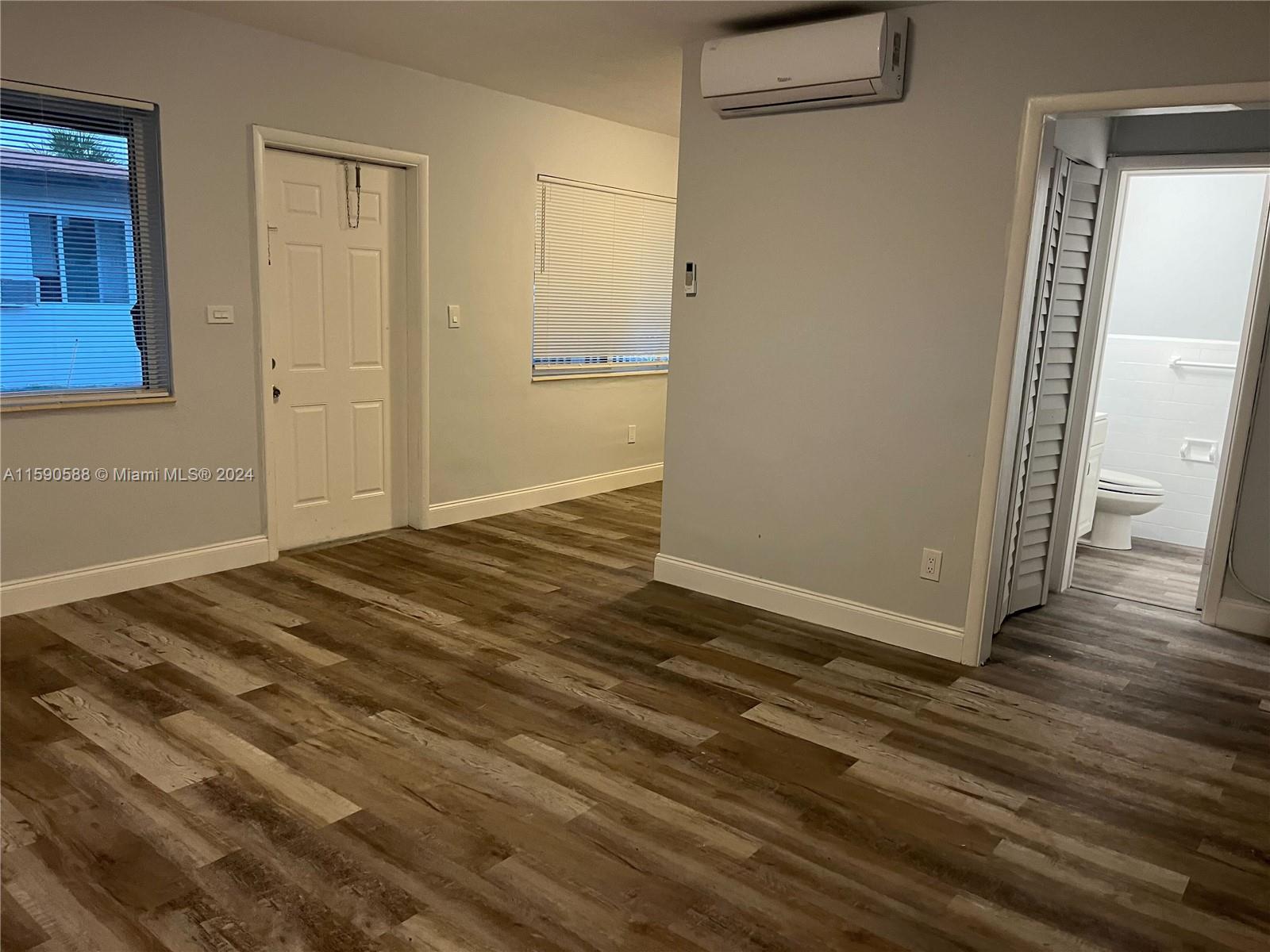 HOLLYWOOD LITTLE RANCHES - Residential Income