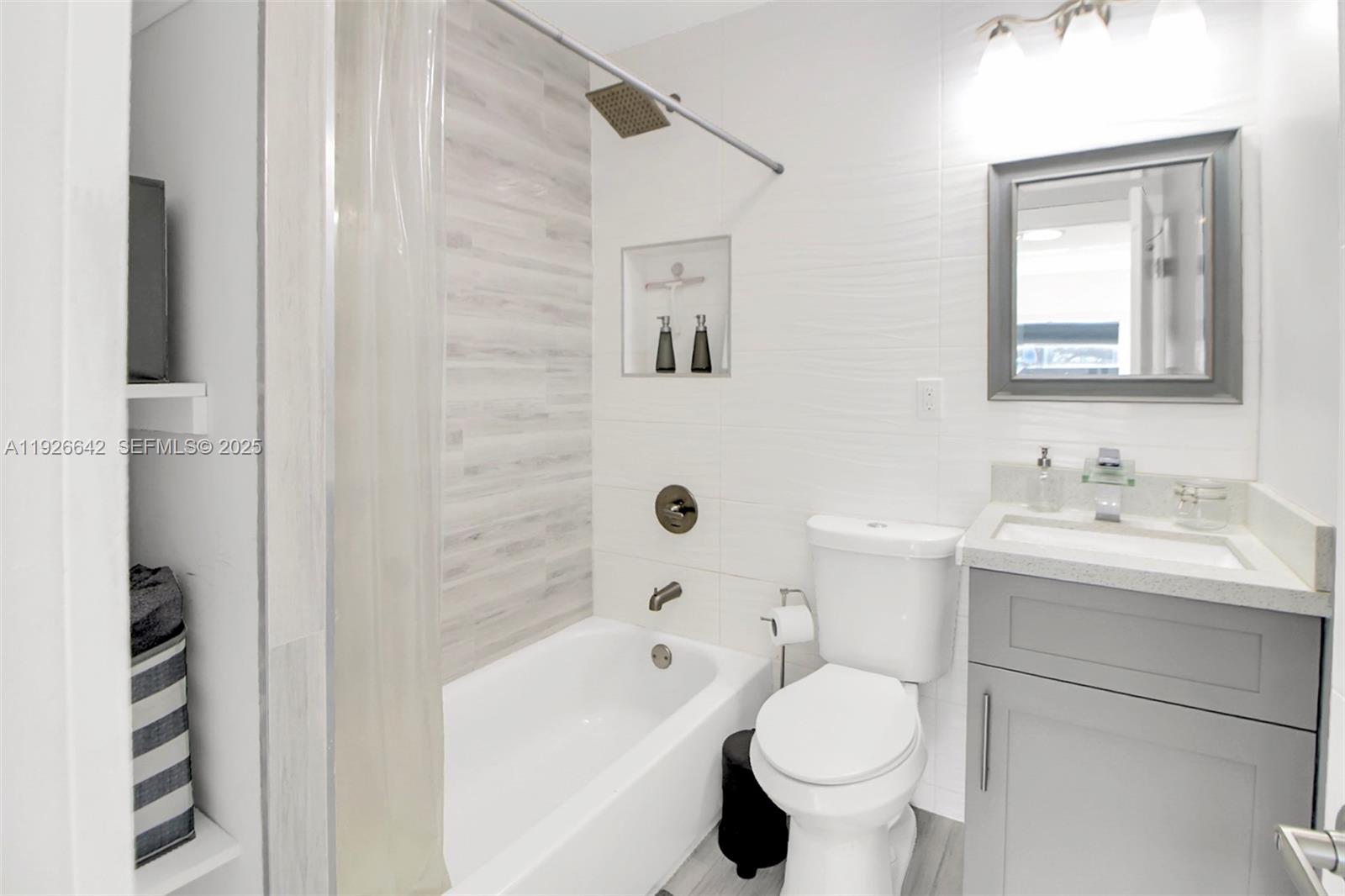 NORTH ANDREWS TERRACE FIR - Residential