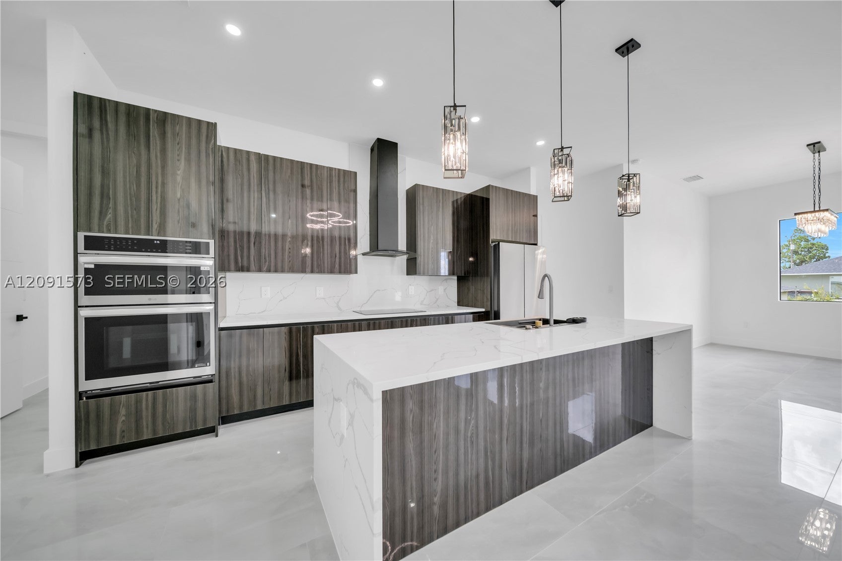 3304 18 St SW