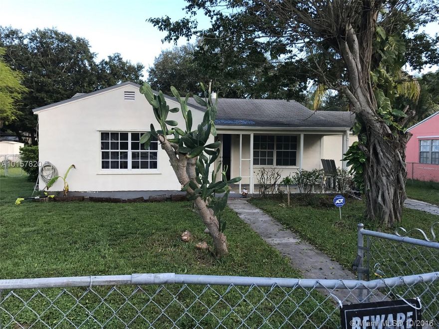 2bed/1 bath + den frame house in quiet neighborhood in North Miami, renovated, new kitchen, new  bathrooms,  air conditioner unit, laundry room with brand new washer and dryer great backyard with room for a pool