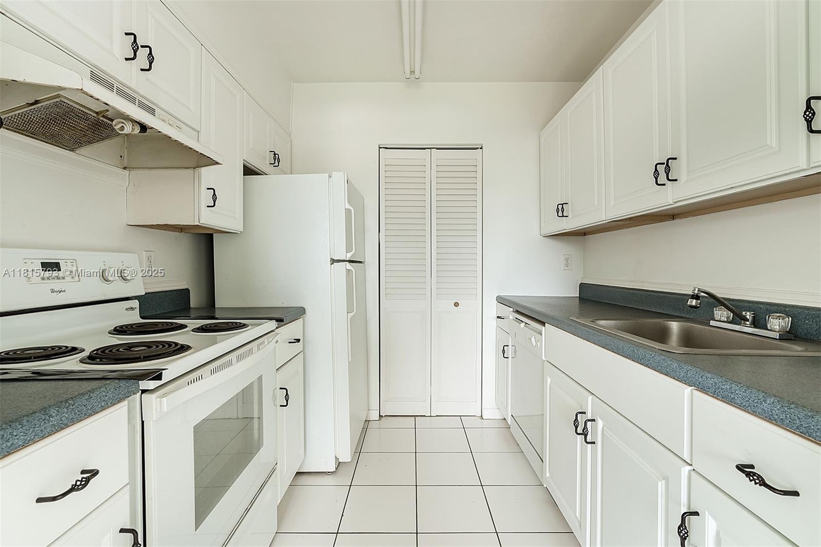 Rental Property at 500 Ne 2nd St 326, Dania Beach, Miami-Dade County, Florida - Bedrooms: 1 
Bathrooms: 1  - $1,650 MO.