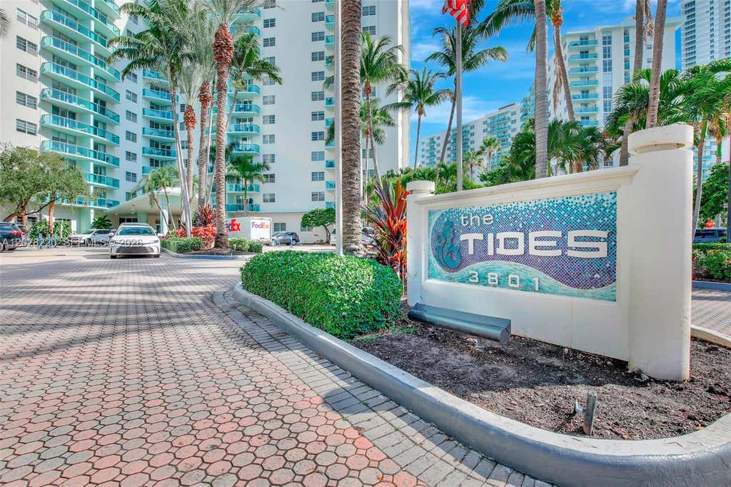 Photo of 3801 S Ocean Dr #6Z, Hollywood, FL 33019 (MLS # A12028220)