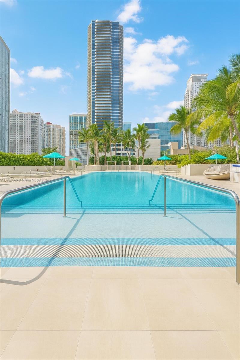 THE PLAZA 901 BRICKELL CO - Residential Lease