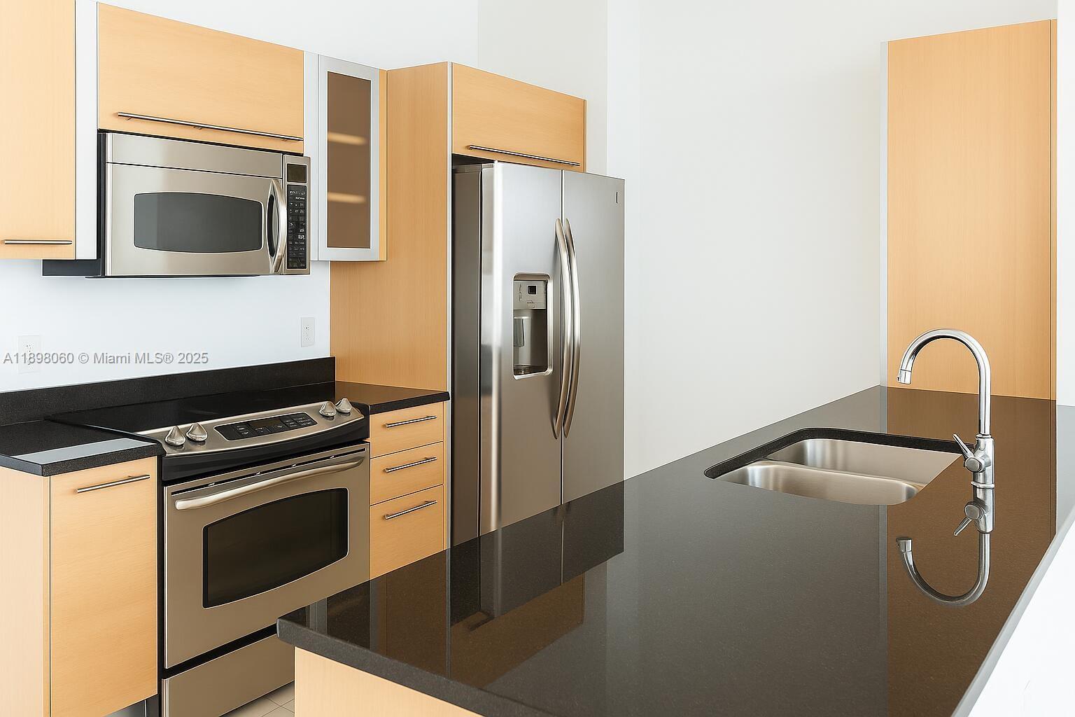 THE PLAZA 901 BRICKELL CO - Residential Lease