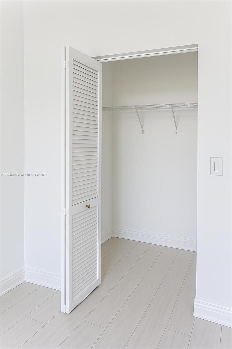 THE PLAZA 901 BRICKELL CO - Residential Lease