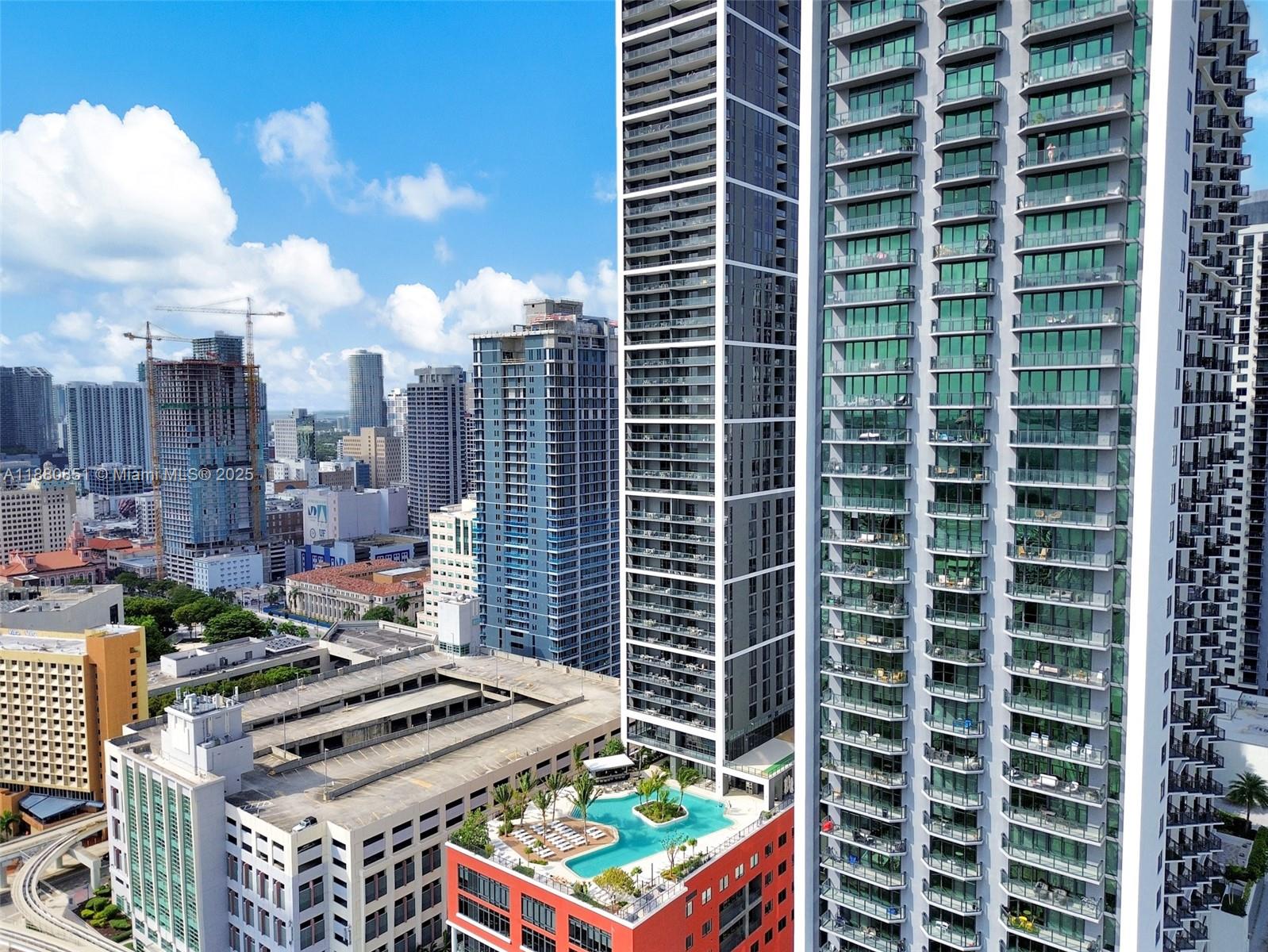 2024 New Construction. Gale Miami and residences Offers a luxury living experience. Situated in the heart of Miami Downtown with 2 blocks away from AA arena, Bayside Market, Science and Art Museum.