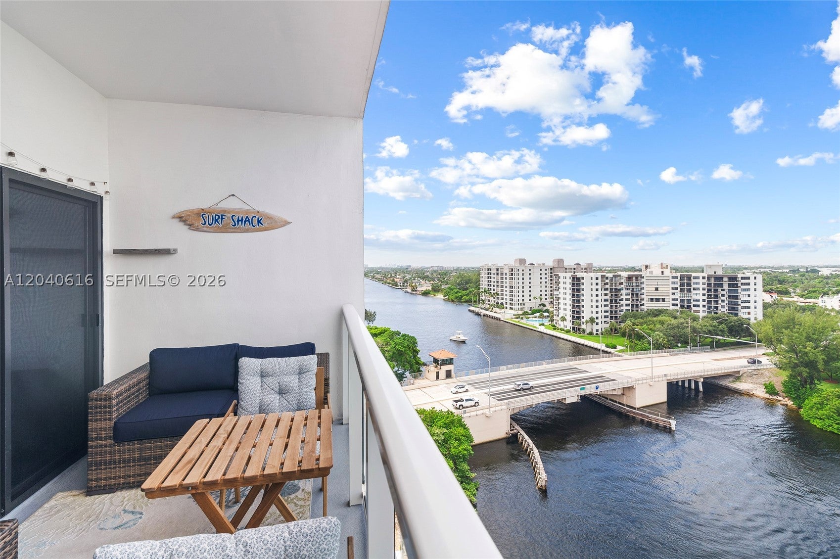 1401 N Riverside Dr 1406