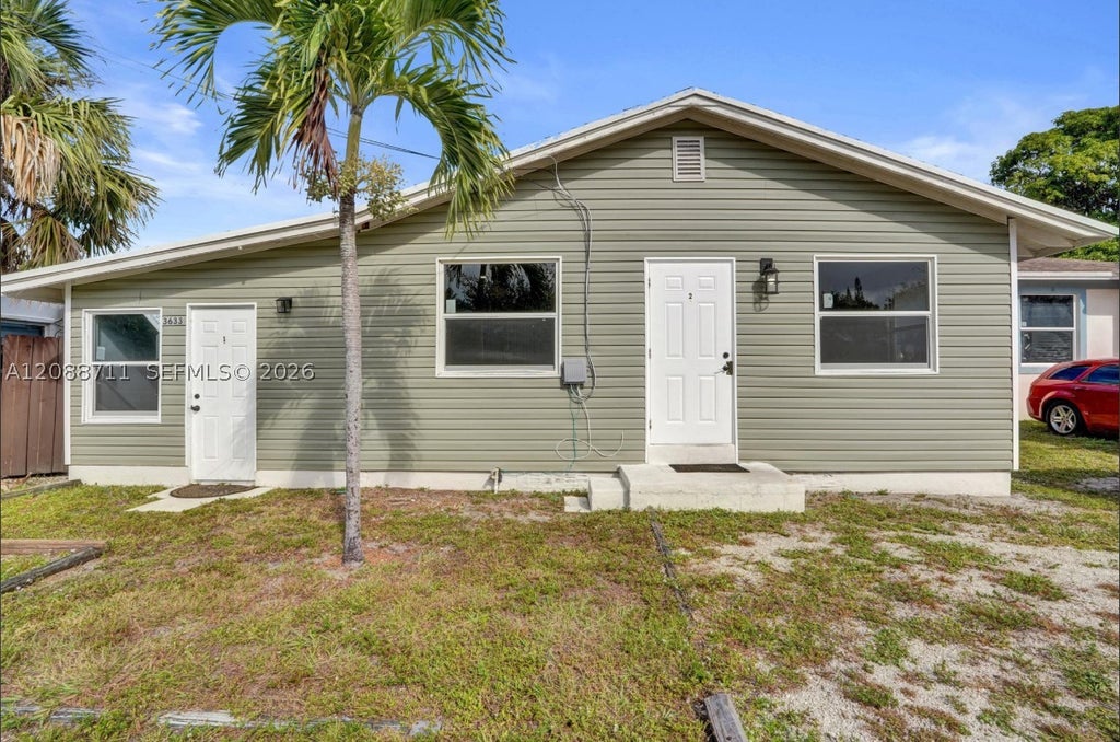 Photo of 3633 SW 12th Ct, Fort Lauderdale, FL 33312 (MLS # A12088711)