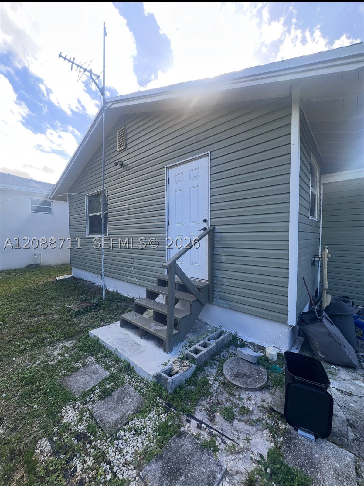 3633 SW 12th Ct