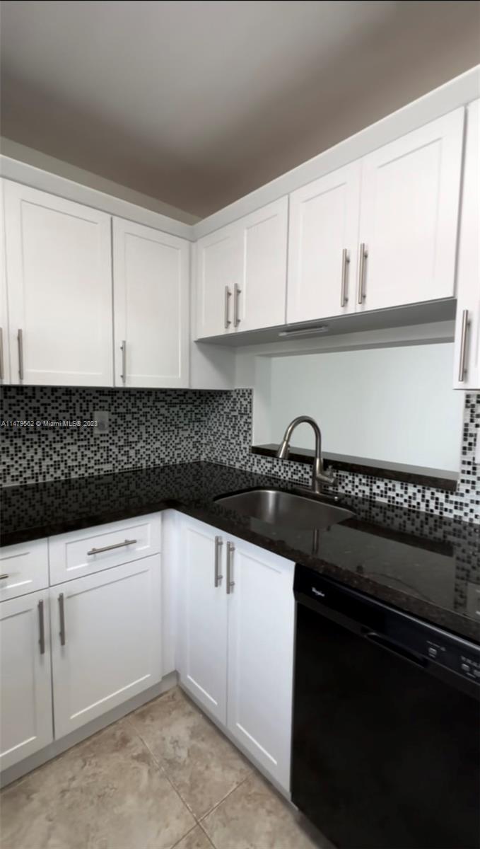 THE HORIZONS CONDO #4 - Residential Lease