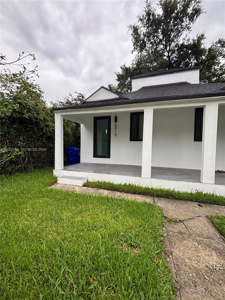 6911 NW 4th Ct 6915