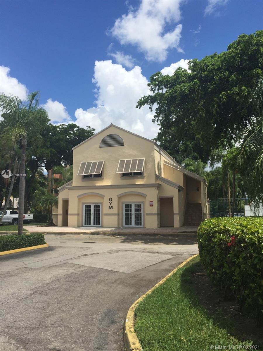 Come live in this well located community in Doral area, the community has many amenities, Gym, tennis Courts and Pools around the community,etc.
PROPERTY FRESHLY PAINTED!!! Water its not included in the Monthly Rental fee