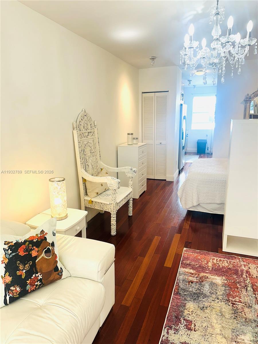 RETREAT CONDO - Residential