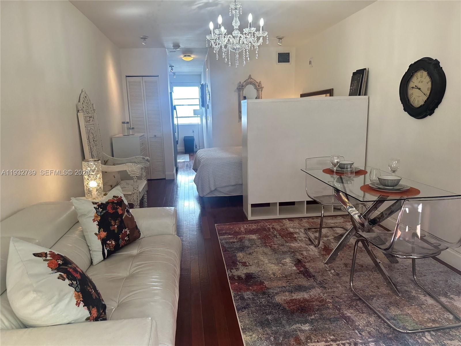 RETREAT CONDO - Residential