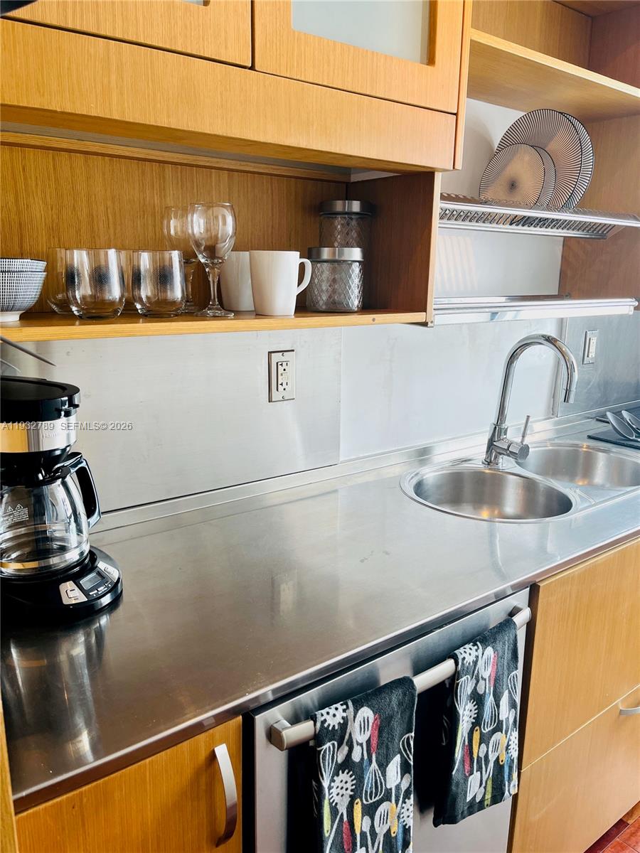 RETREAT CONDO - Residential