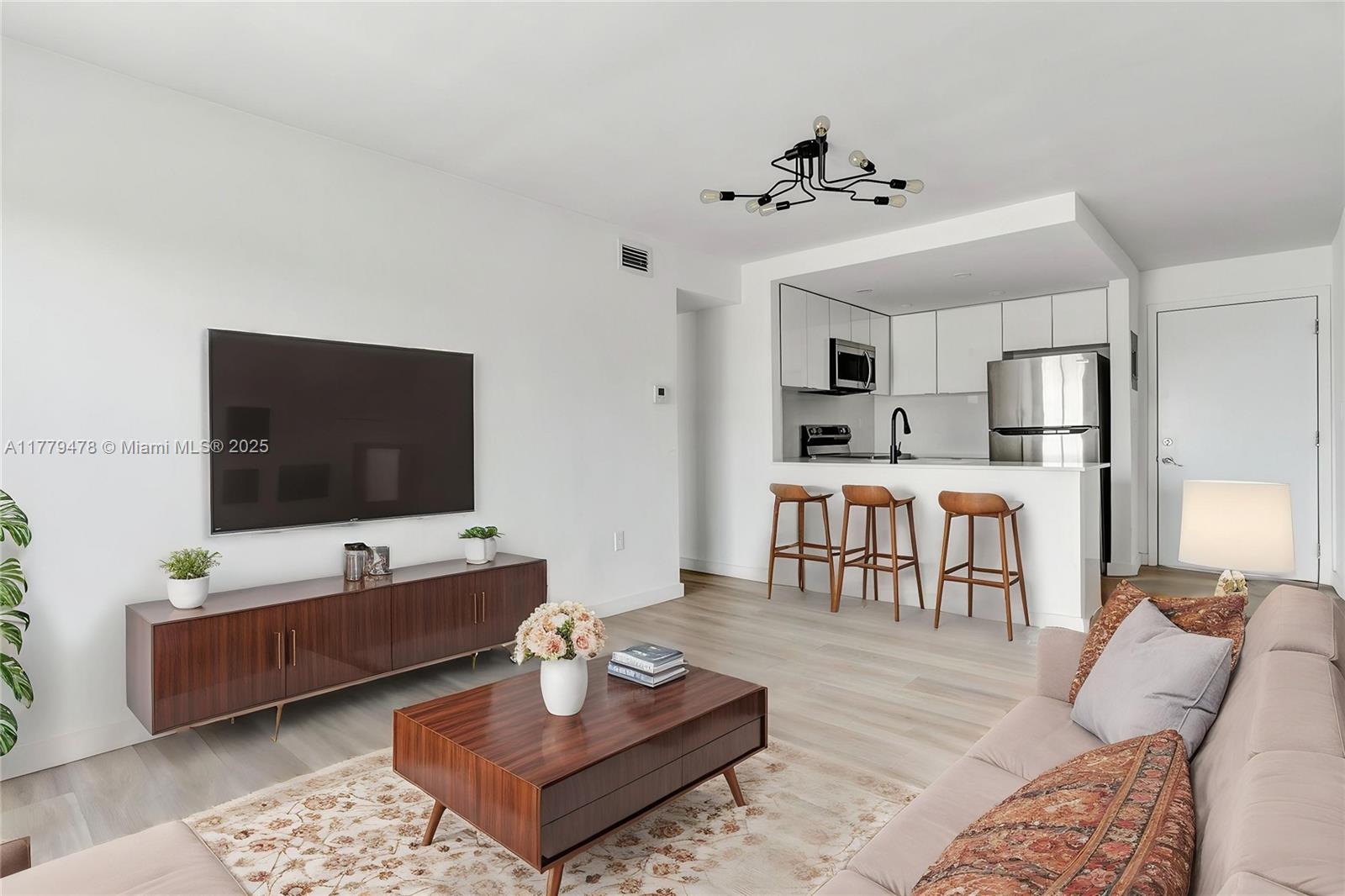 Rental Property at 620 Sw 10th St 301, Miami, Broward County, Florida - Bedrooms: 2 
Bathrooms: 1  - $2,450 MO.