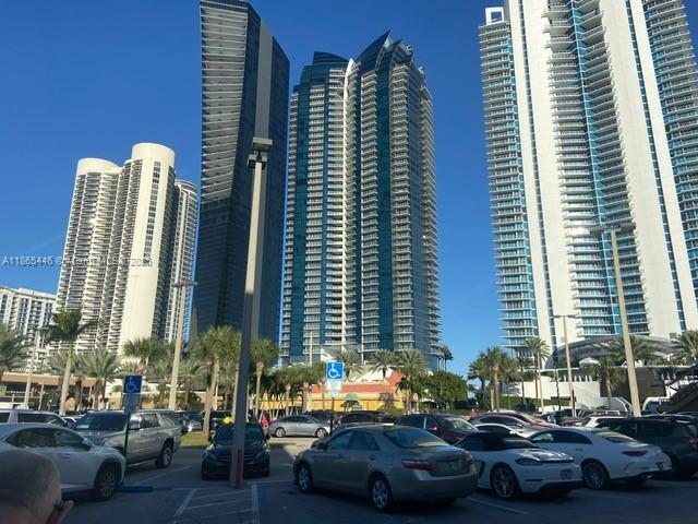 PLAZA OF AMERICAS CONDO P - Residential Lease