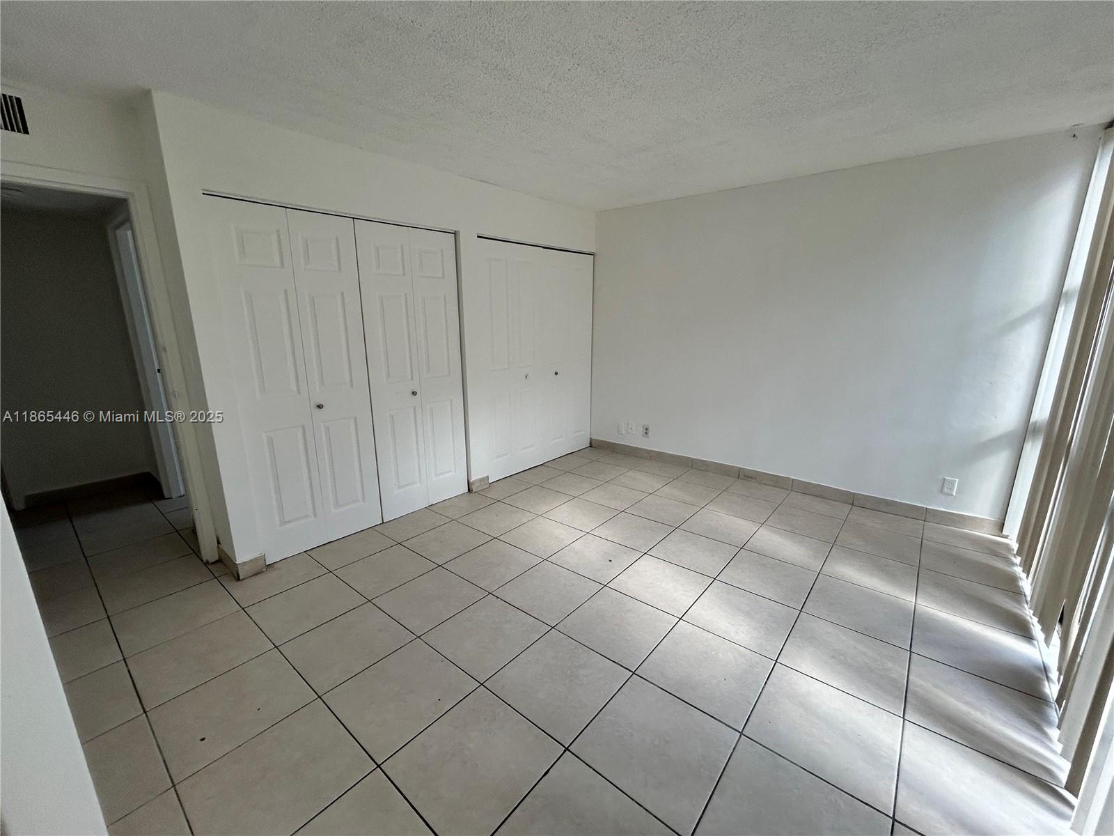 PLAZA OF AMERICAS CONDO P - Residential Lease