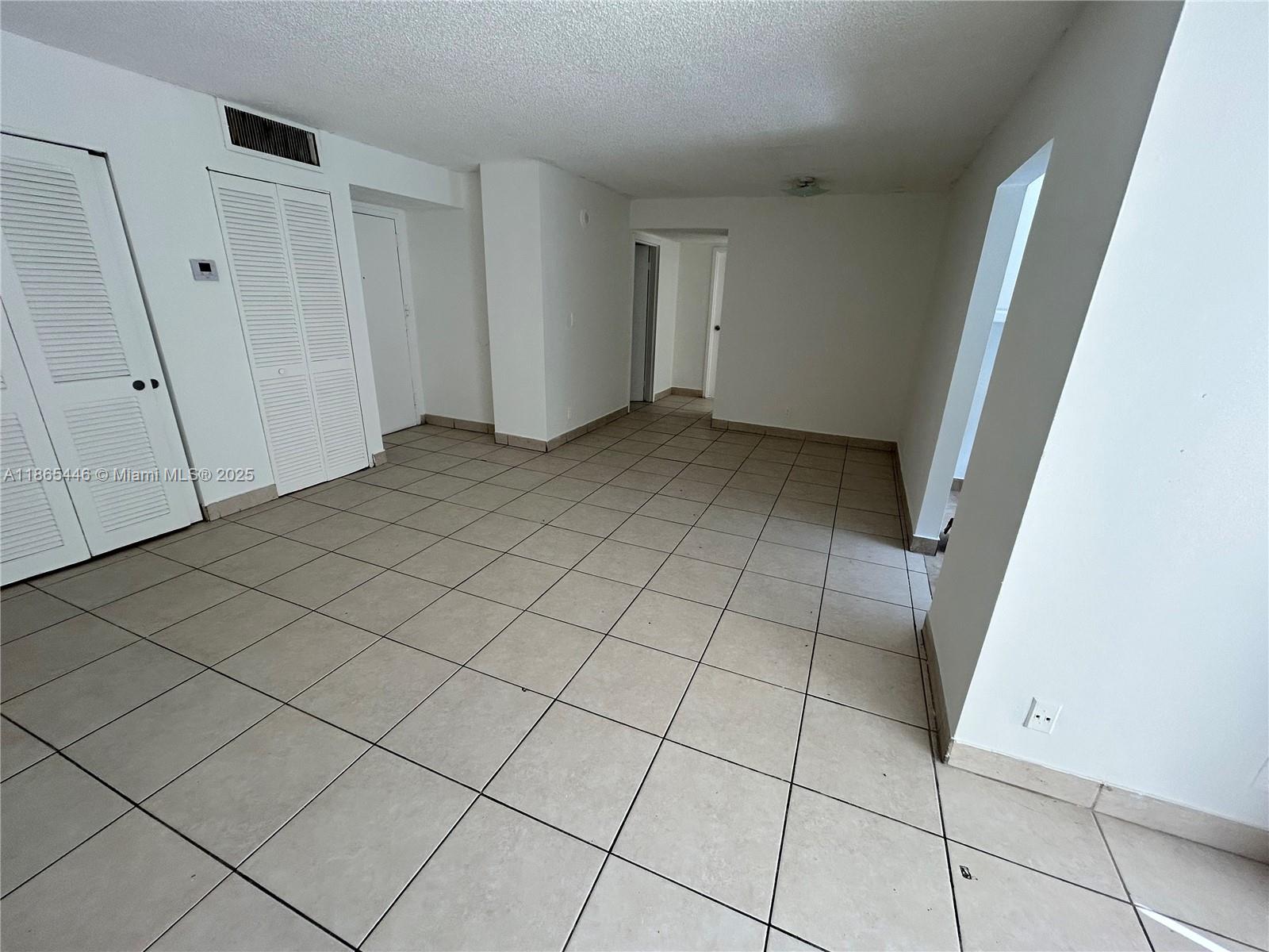 PLAZA OF AMERICAS CONDO P - Residential Lease