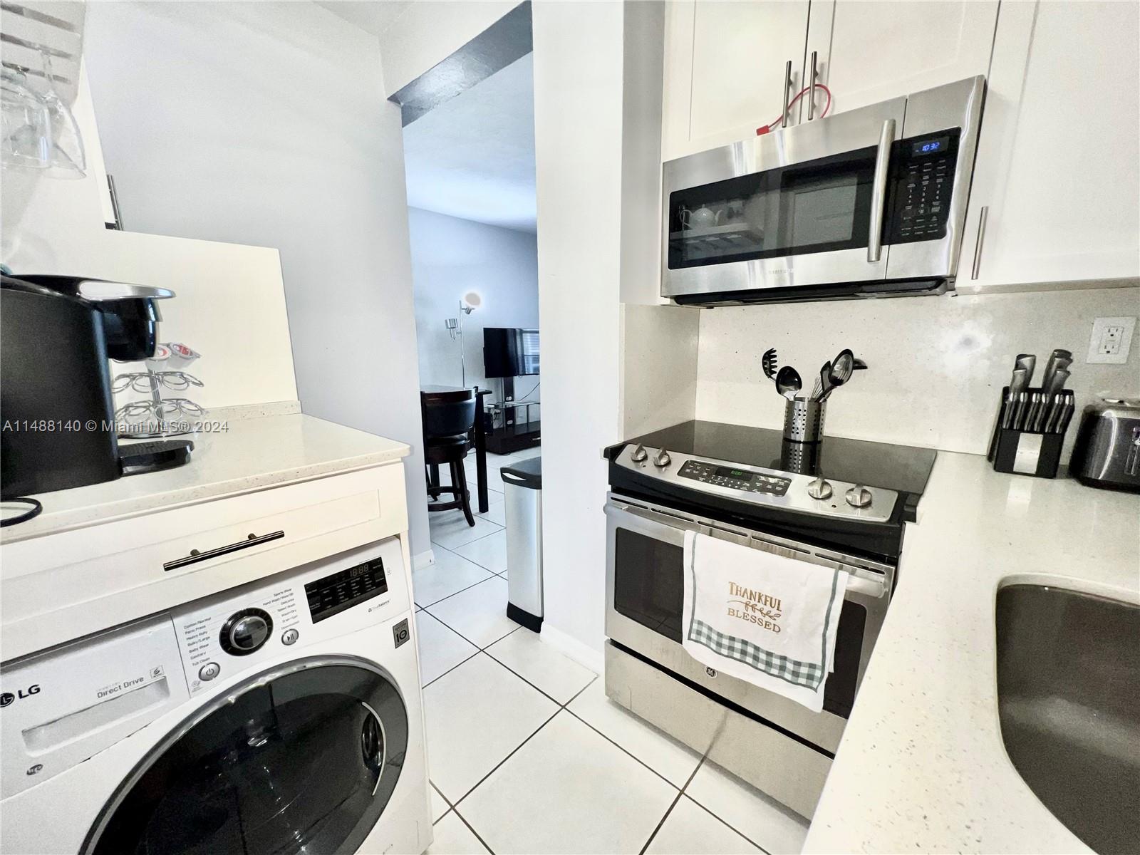 Property for Sale at 3030 Collins Ave 4C, Miami Beach, Miami-Dade County, Florida - Bedrooms: 1 
Bathrooms: 1  - $320,000