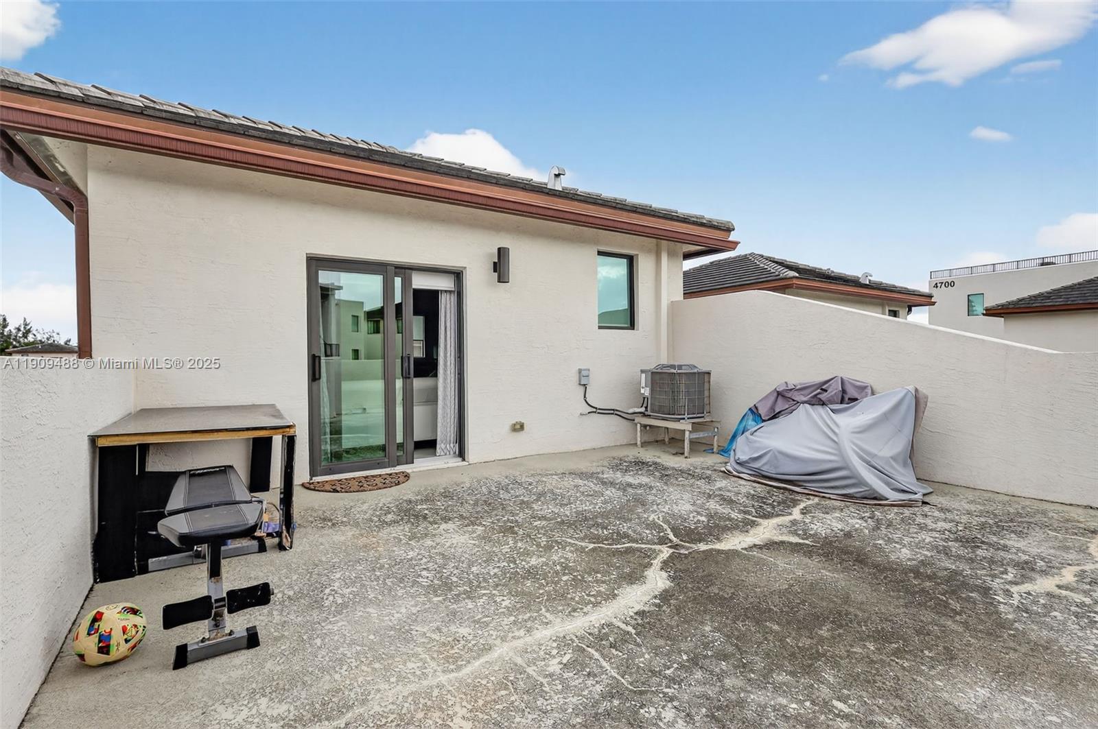 DOWNTOWN DORAL SOUTH - Residential