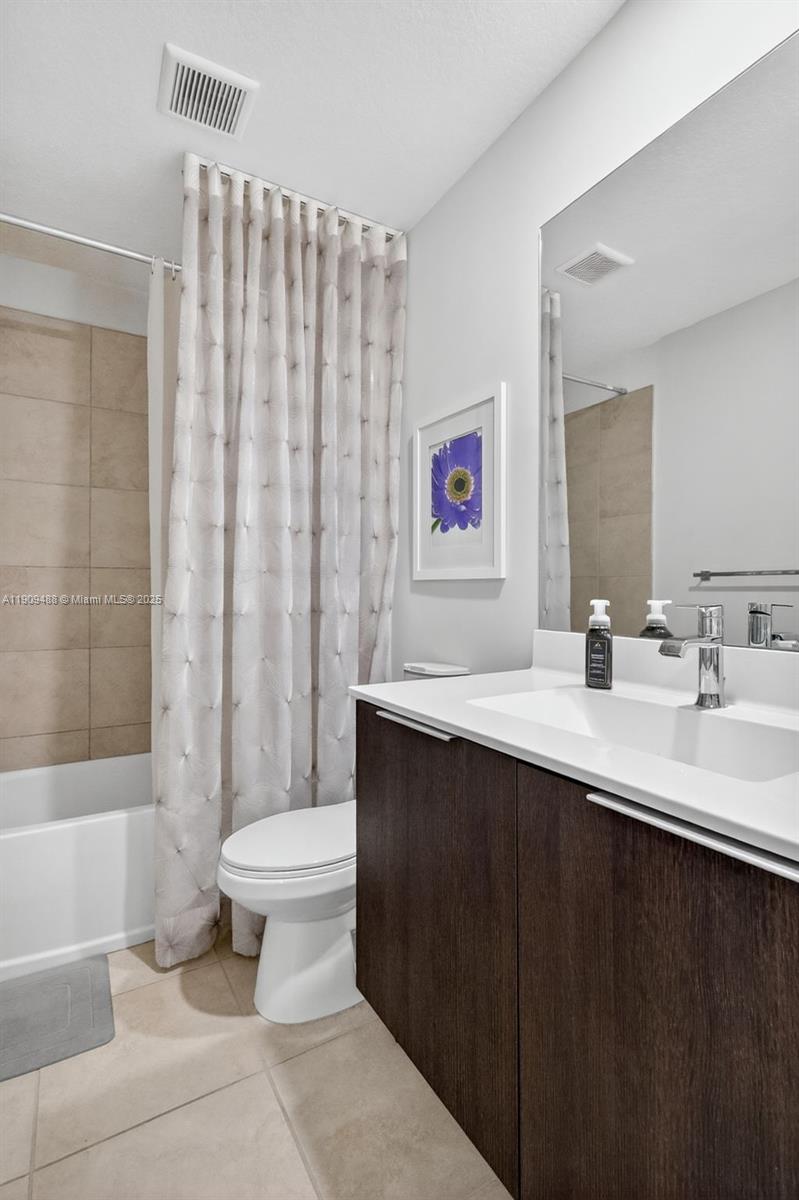 DOWNTOWN DORAL SOUTH - Residential