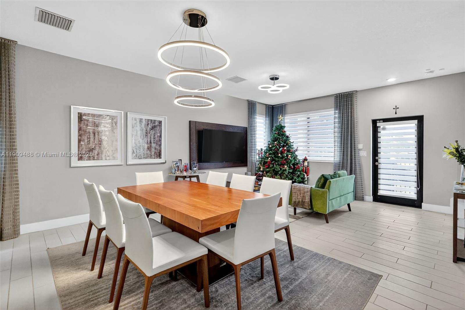 DOWNTOWN DORAL SOUTH - Residential