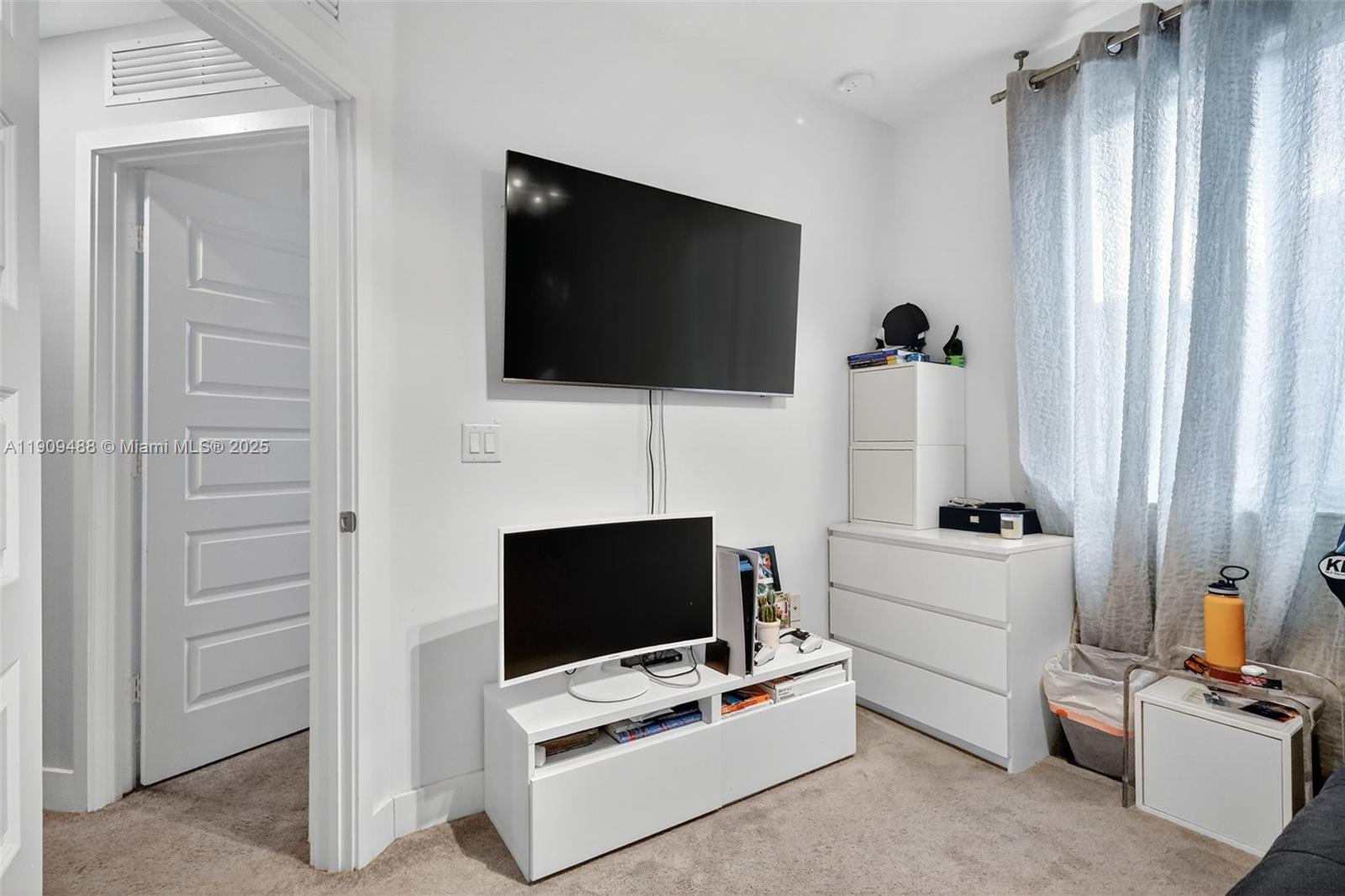 DOWNTOWN DORAL SOUTH - Residential