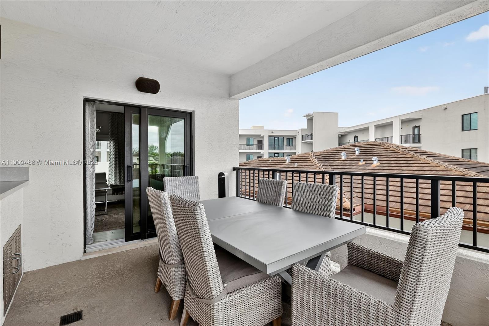 DOWNTOWN DORAL SOUTH - Residential