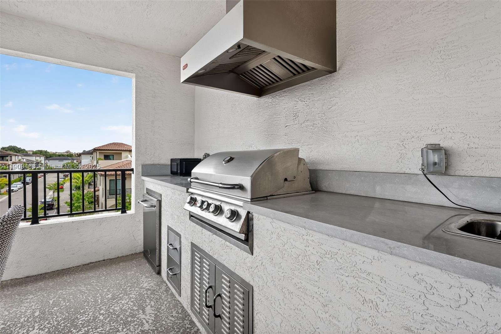 DOWNTOWN DORAL SOUTH - Residential