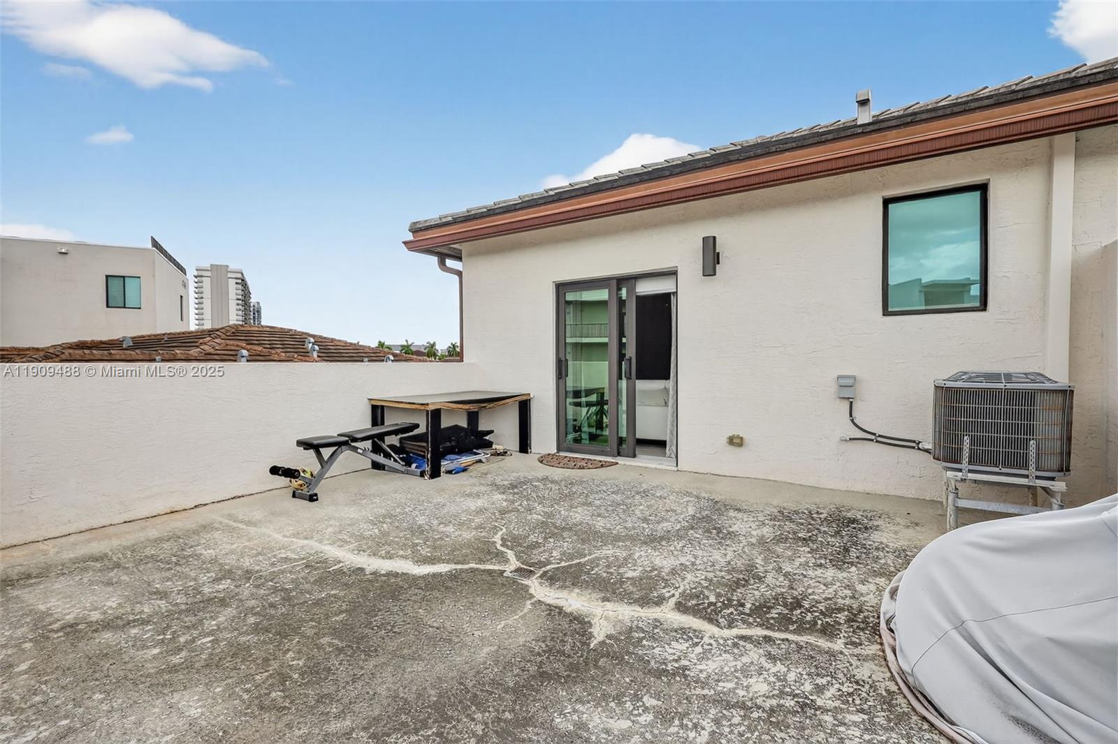 DOWNTOWN DORAL SOUTH - Residential