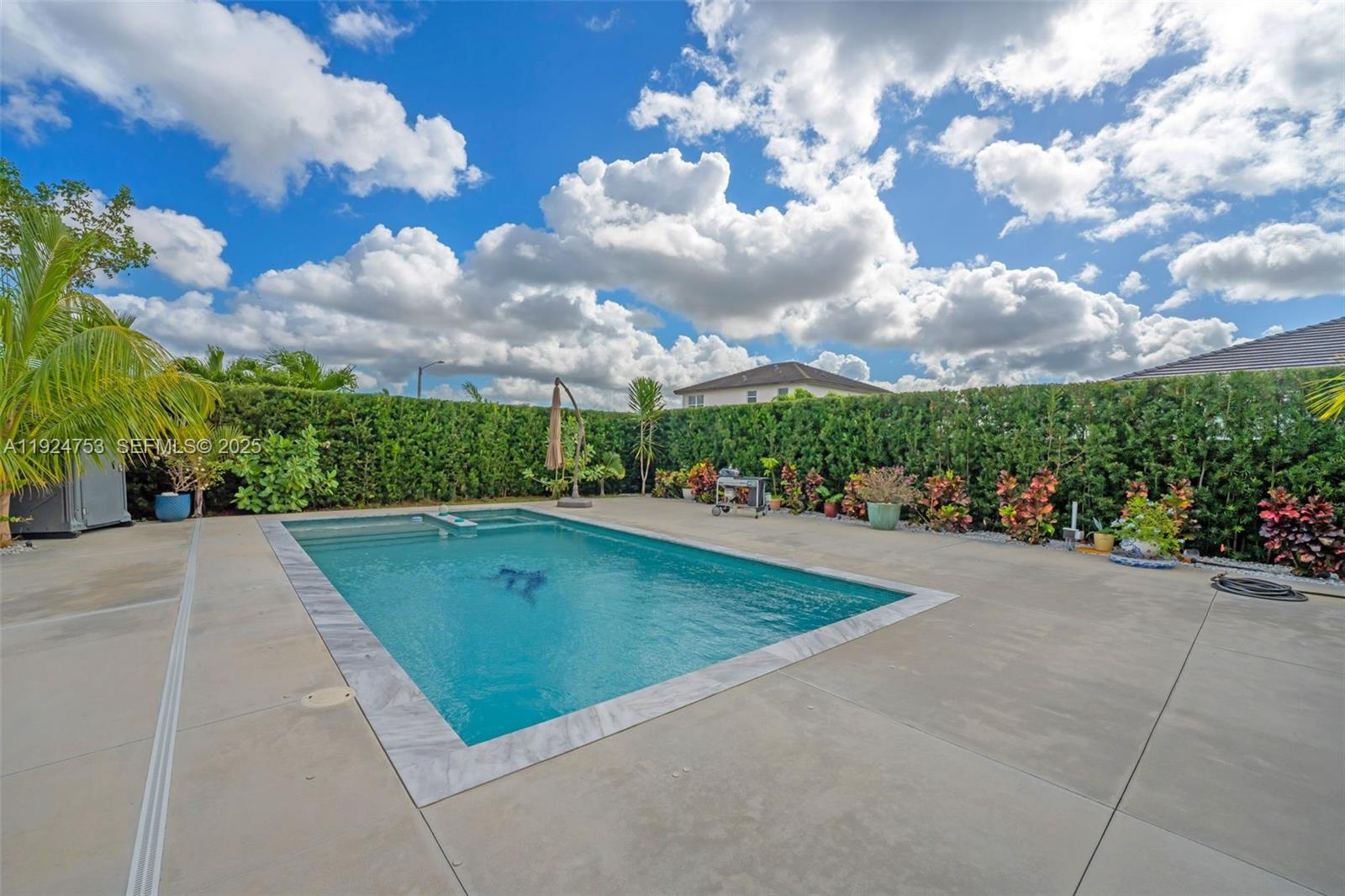 BRIGHT HOMES - Residential