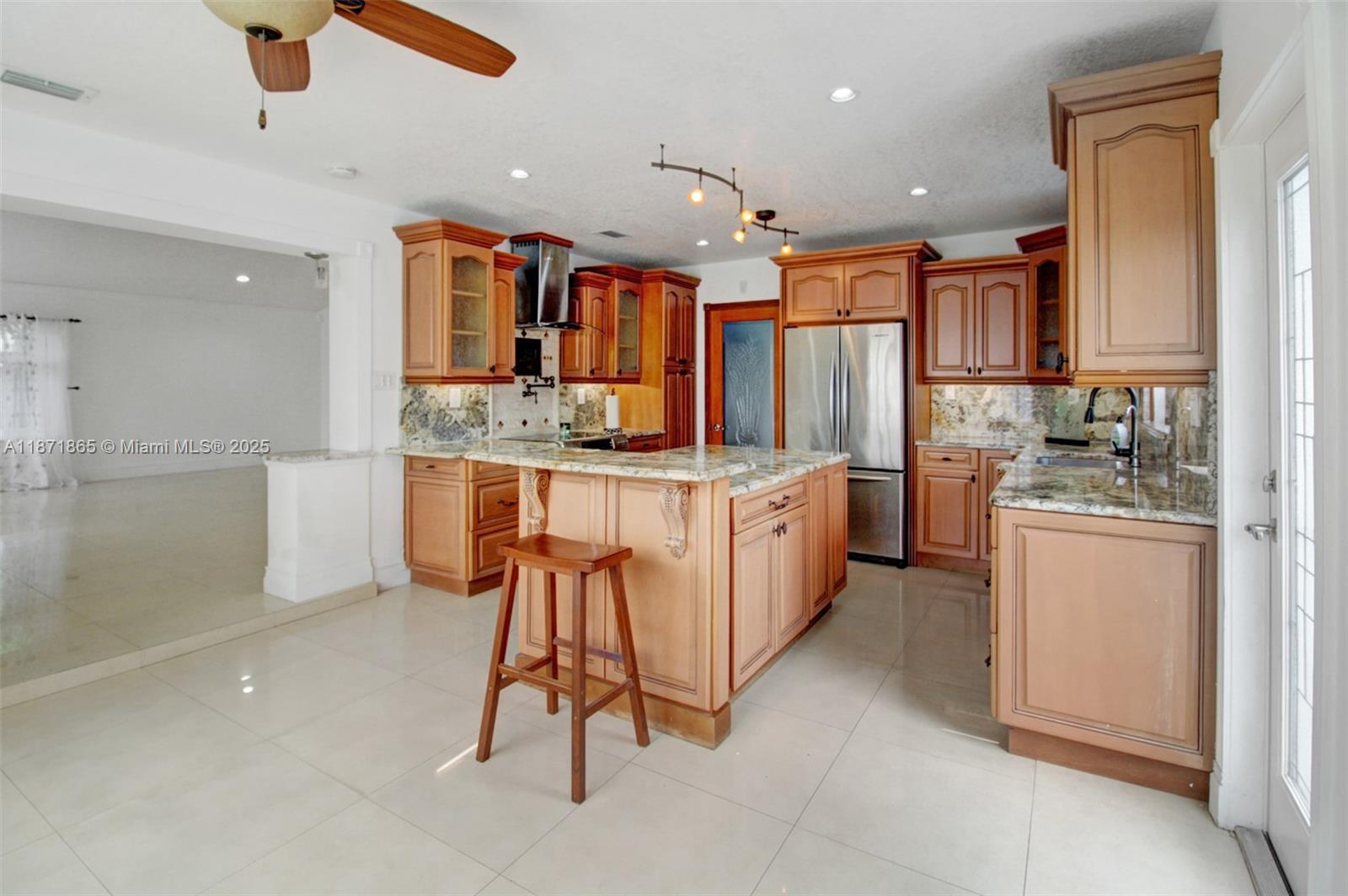 TROPICAL ESTATES 1ST ADDN - Residential