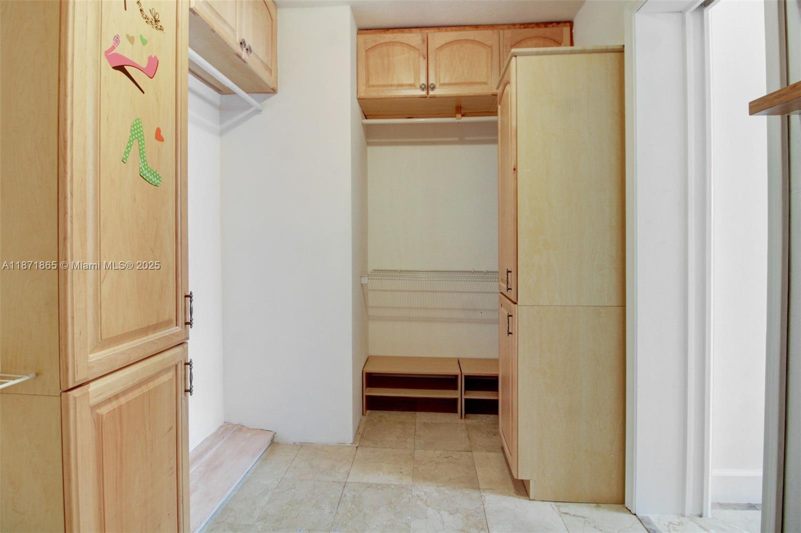 TROPICAL ESTATES 1ST ADDN - Residential