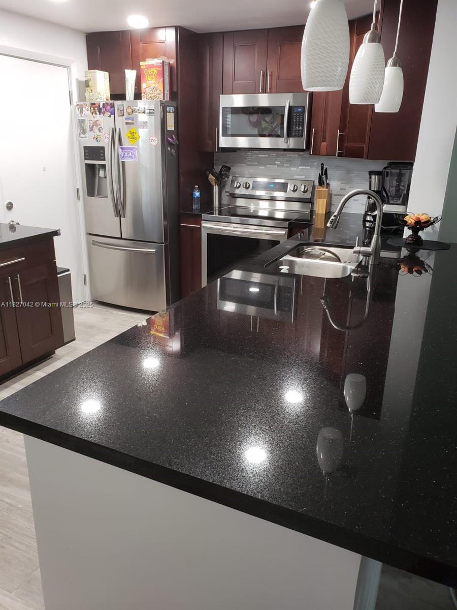 900 NE 12th Ave 302