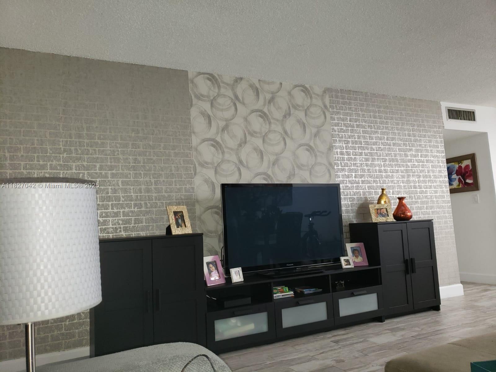 MEADOWBROOK CONDO APTS BL - Residential