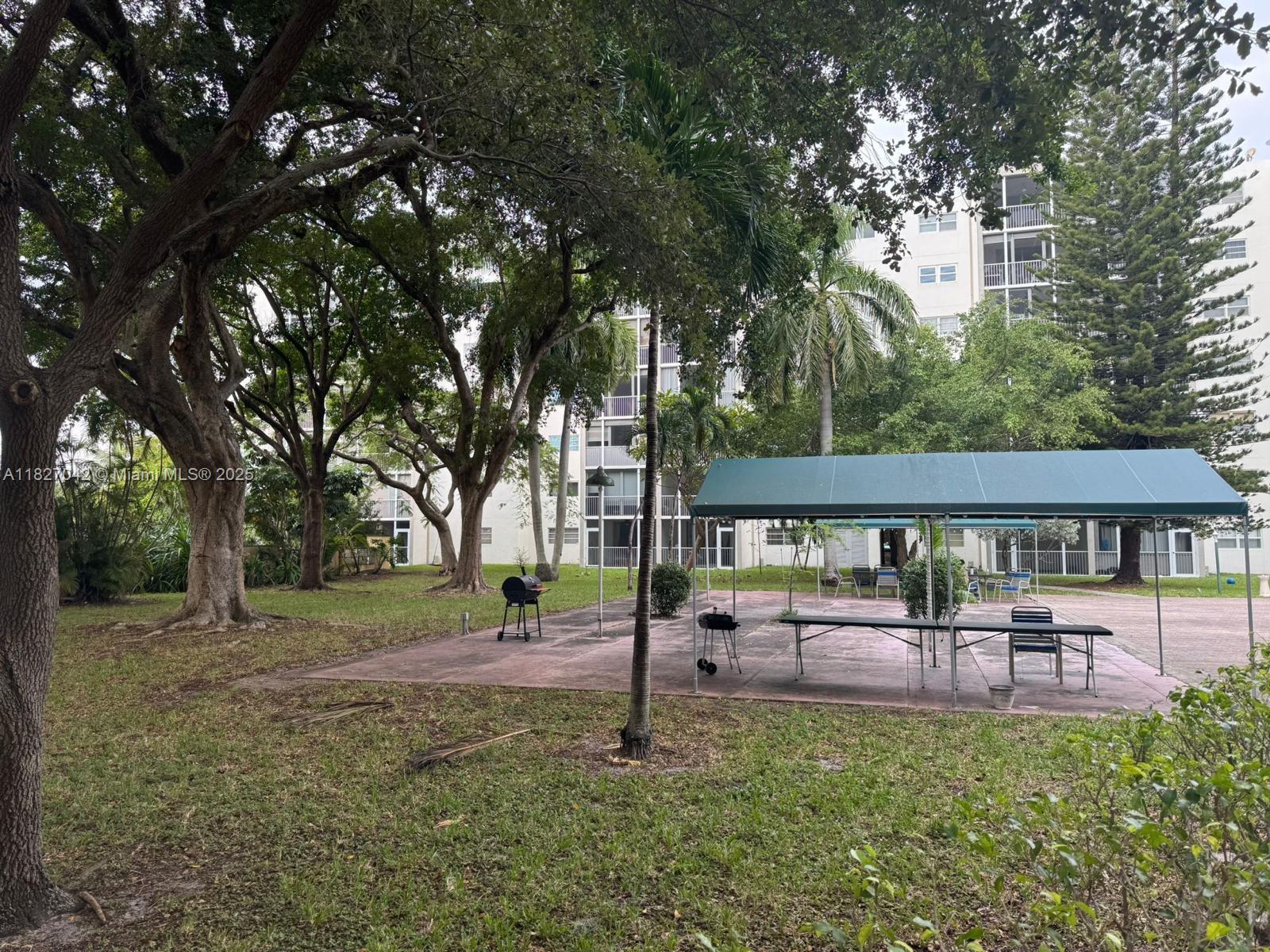 MEADOWBROOK CONDO APTS BL - Residential