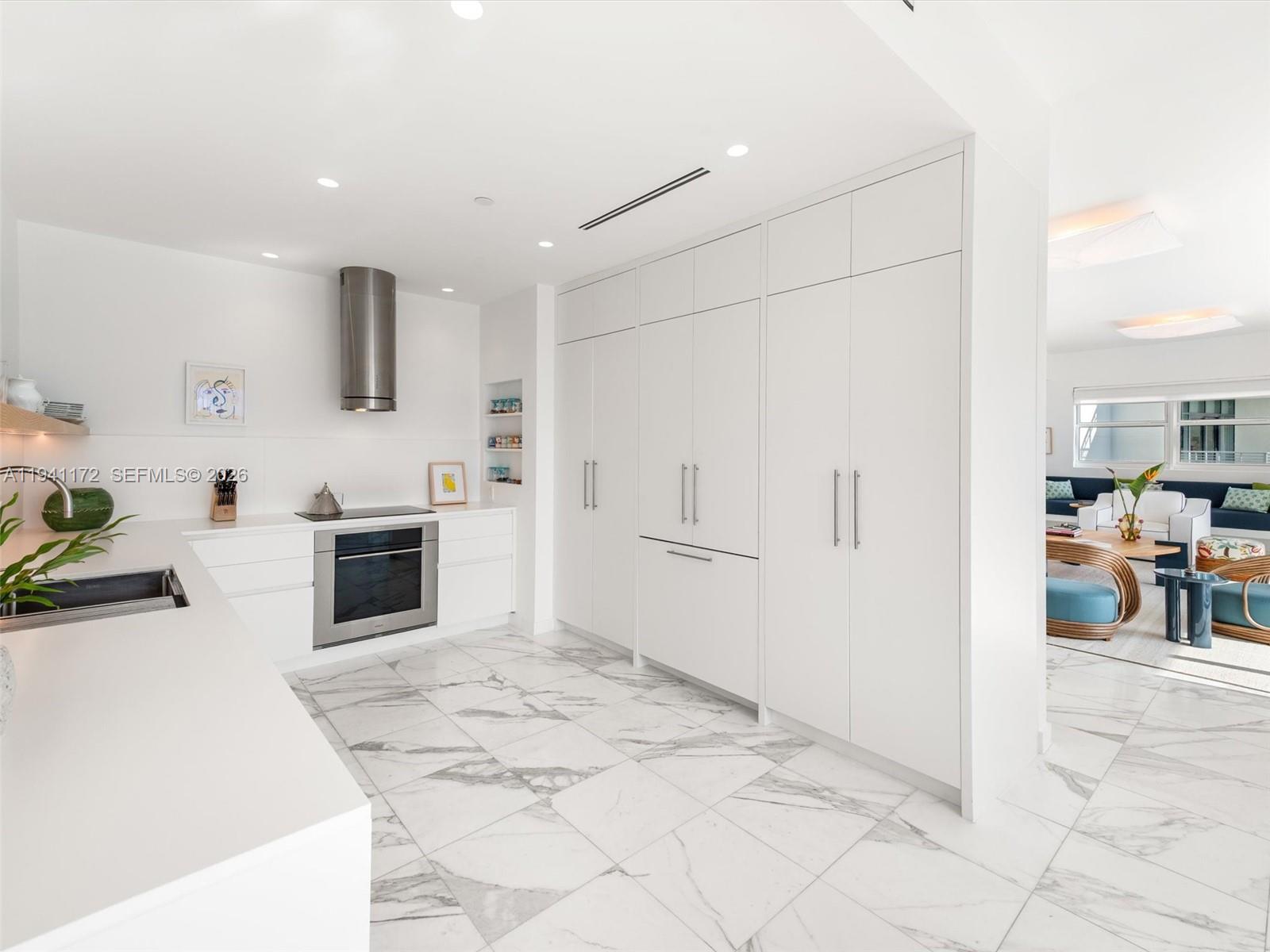 SPEAR AT AQUA CONDO - Residential